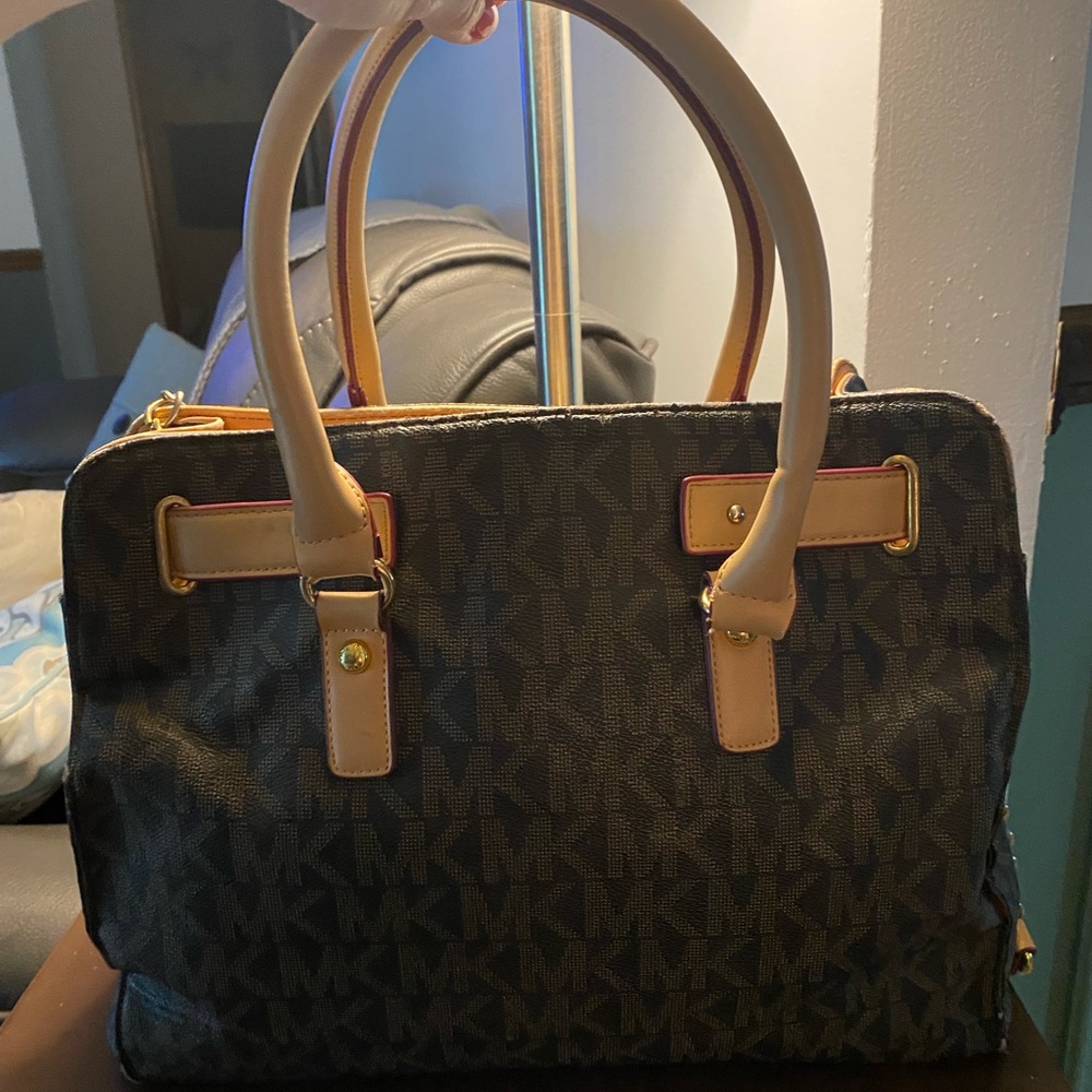 Michael Kors Hamilton Satchel, Large. Brown/Tan with logo and lock. Nice Bag - Picture 8 of 14